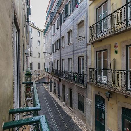 Lovelystay - Vintage Flat Near Santa Justa Elevator! Lisboa Eksteriør billede